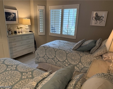 7725 Pebble Creek Circle - Photo Thumbnail 14