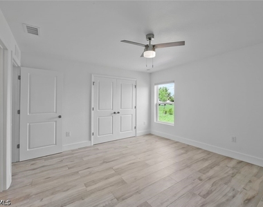 2426 Santabarbara Boulevard N - Photo Thumbnail 13