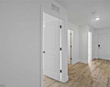 2426 Santabarbara Boulevard N - Photo Thumbnail 11