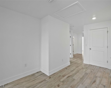2426 Santabarbara Boulevard N - Photo Thumbnail 12