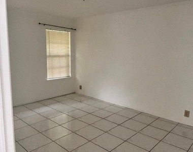 5308 Treetops Drive - Photo Thumbnail 4
