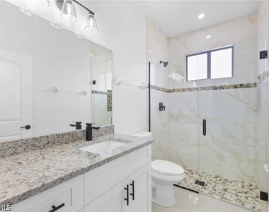 1715 W 12th Street - Photo Thumbnail 15
