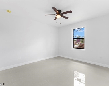 1715 W 12th Street - Photo Thumbnail 11