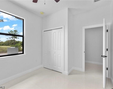 1715 W 12th Street - Photo Thumbnail 14