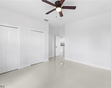 1715 W 12th Street - Photo Thumbnail 12