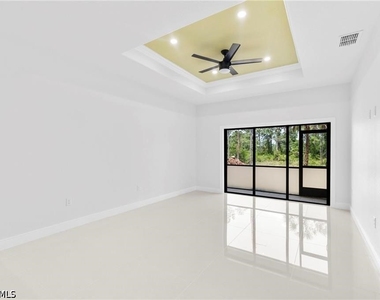 1715 W 12th Street - Photo Thumbnail 6