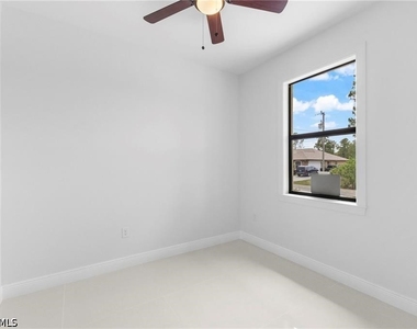 1715 W 12th Street - Photo Thumbnail 13
