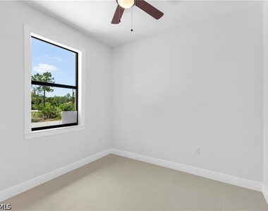 1715 W 12th Street - Photo Thumbnail 8