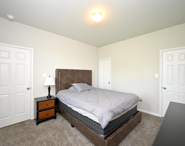 4619 Ehrlich Court - Photo Thumbnail 7