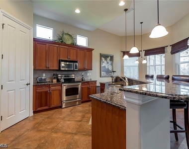 7812 Valencia Court - Photo Thumbnail 2