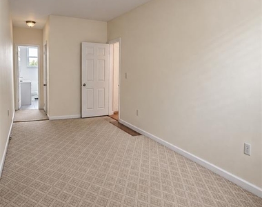 15a Grove - Photo Thumbnail 4