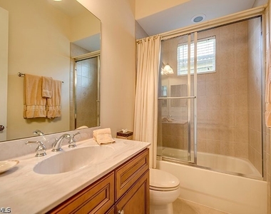 6101 Dogleg Drive - Photo Thumbnail 15
