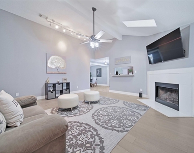 6003 Weisinger Drive - Photo Thumbnail 2