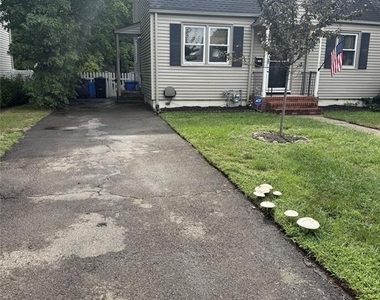 409 Sheffield - Photo Thumbnail 2