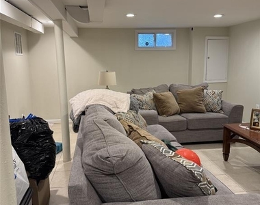 409 Sheffield - Photo Thumbnail 16