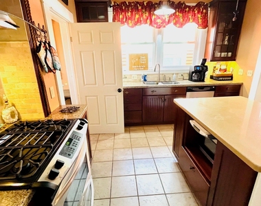 1609 Avenue O - Photo Thumbnail 10