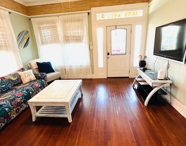 1609 Avenue O - Photo Thumbnail 8