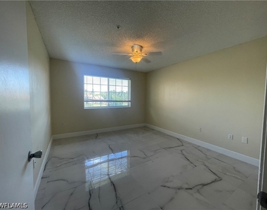 1205 Wildwood Lakes Boulevard - Photo Thumbnail 17