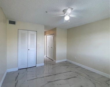 1205 Wildwood Lakes Boulevard - Photo Thumbnail 11
