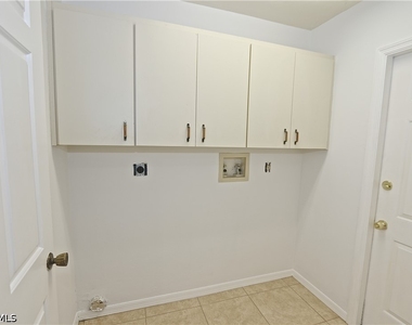 5461 Boxwood Way - Photo Thumbnail 17