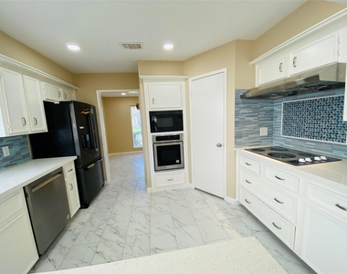 14815 Earlswood Drive - Photo Thumbnail 16