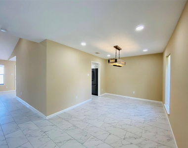14815 Earlswood Drive - Photo Thumbnail 7