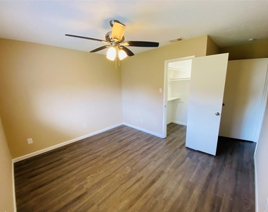14815 Earlswood Drive - Photo Thumbnail 24