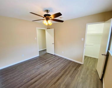 14815 Earlswood Drive - Photo Thumbnail 23