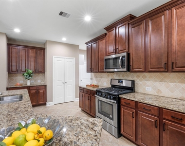 102 Blossom Terrace Lane - Photo Thumbnail 10