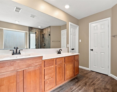 5419 Teakwood Lane - Photo Thumbnail 21