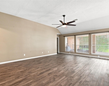 5419 Teakwood Lane - Photo Thumbnail 9