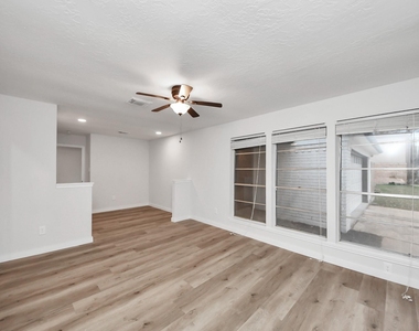 718 Land Grant Drive - Photo Thumbnail 15