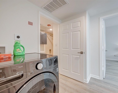2445 Shadow View Lane - Photo Thumbnail 9