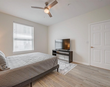 2445 Shadow View Lane - Photo Thumbnail 14