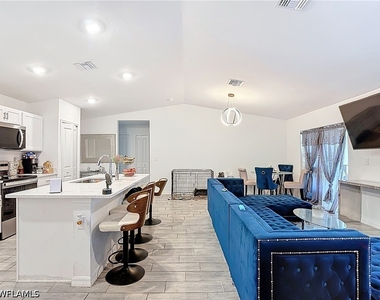 4102 4th Street Sw - Photo Thumbnail 3