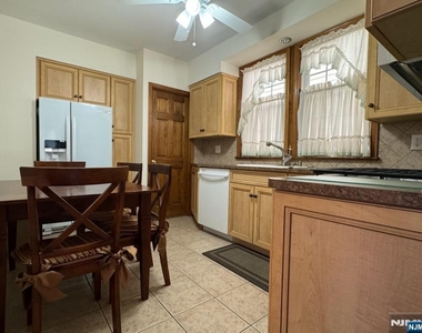 221-223 Patterson - Photo Thumbnail 4