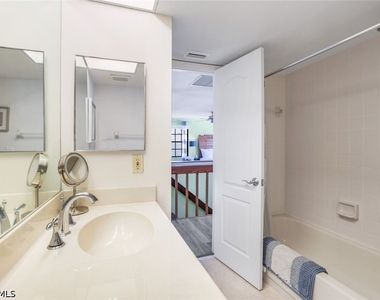 823 Meadowland Drive - Photo Thumbnail 14