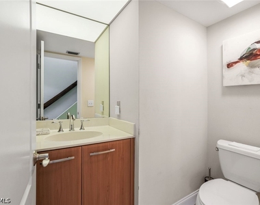 823 Meadowland Drive - Photo Thumbnail 12