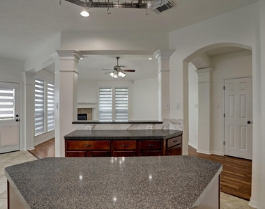10314 Lyndon Meadows Dr - Photo Thumbnail 16