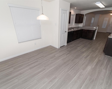5414 Latta Plantation Drive - Photo Thumbnail 2