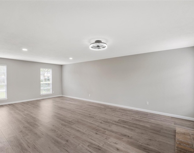 4523 Waterfall Way - Photo Thumbnail 6