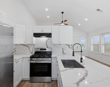11522 Highland Meadow Drive - Photo Thumbnail 6