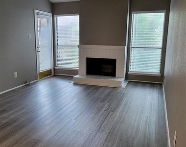 10053 Westpark Drive - Photo Thumbnail 5