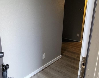 10053 Westpark Drive - Photo Thumbnail 3