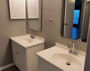 10053 Westpark Drive - Photo Thumbnail 14