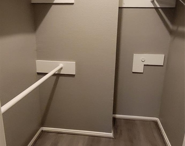 10053 Westpark Drive - Photo Thumbnail 19