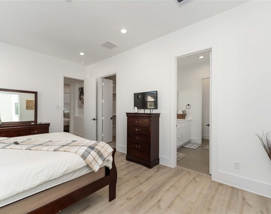 3410 Baer Street - Photo Thumbnail 21