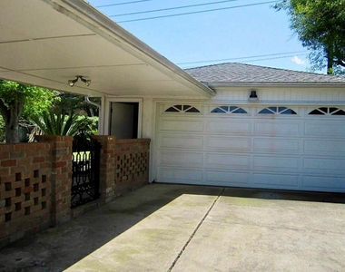 12615 Shannon Hills Drive - Photo Thumbnail 5