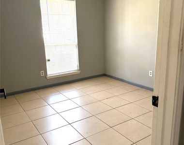 12615 Shannon Hills Drive - Photo Thumbnail 20