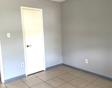 12615 Shannon Hills Drive - Photo Thumbnail 19